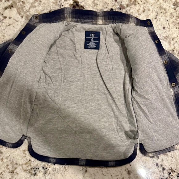 *BRAND NEW/TAGS ON* 4 YEAR BABY GAP PLAID SHACKET - Picture 3 of 4